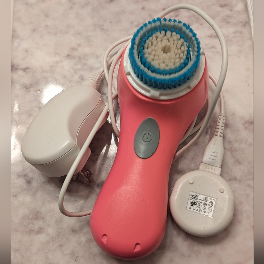 Pink Clarisonic Mia **with NEW BRUSH HEADS**